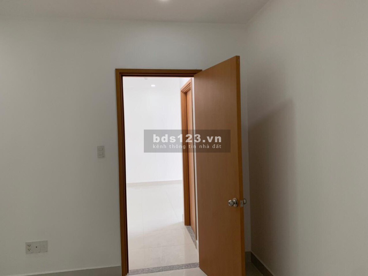 Cần cho thuê căn hộ Tara gần bxe Q8, Dt 68m2, 2 ngủ, nhà trống có rèm ,giá 8tr/th