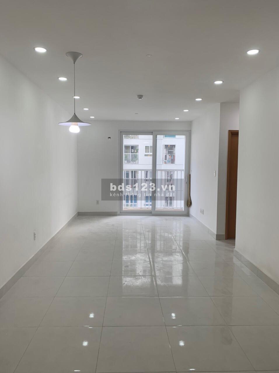 Cần cho thuê căn hộ Tara gần bxe Q8, Dt 68m2, 2 ngủ, nhà trống có rèm ,giá 8tr/th