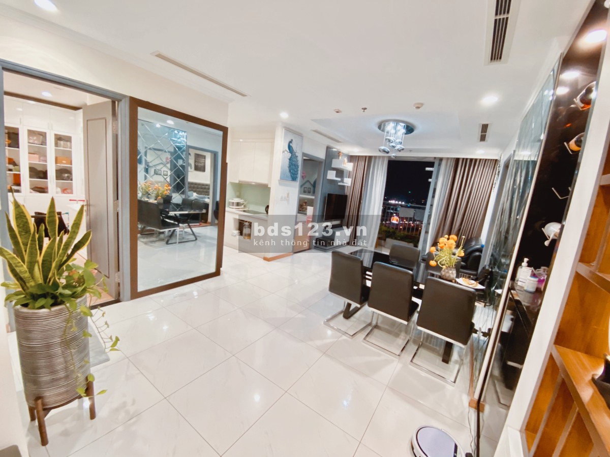 Chính chủ bán căn hộ Vinhomes Central Park 3PN tầng 1X View L81 và Công Viên tại Bình Thạnh