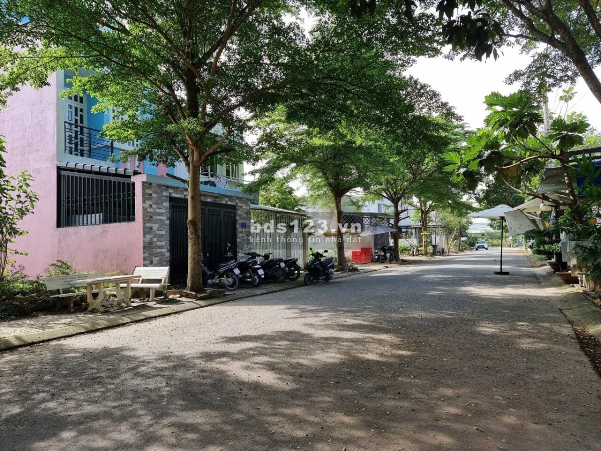 Bán Gấp KDC Đông đúc ngay Trung Tâm Đức Hòa