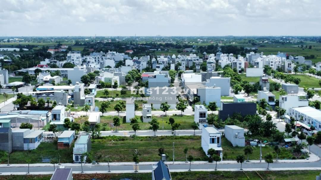 Cần tiền bán đất nền dự án trong khu đô thị Cát Tường Phú Sinh, 72m2, giá 1.550