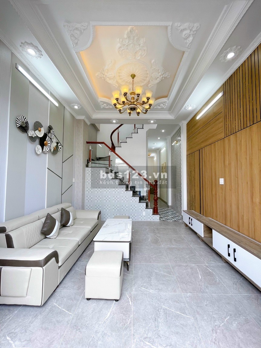 Bán nhà mới 1 trệt, 1 lầu hẻm 7A9 Nguyễn Văn Linh, thông ra hẻm 876 Trần Nam Phú