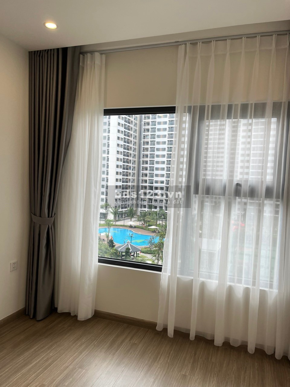 Cho thuê căn hộ 1PN+ Bếp rèm Vinhomes Quận 9, chỉ 5,5 triệu