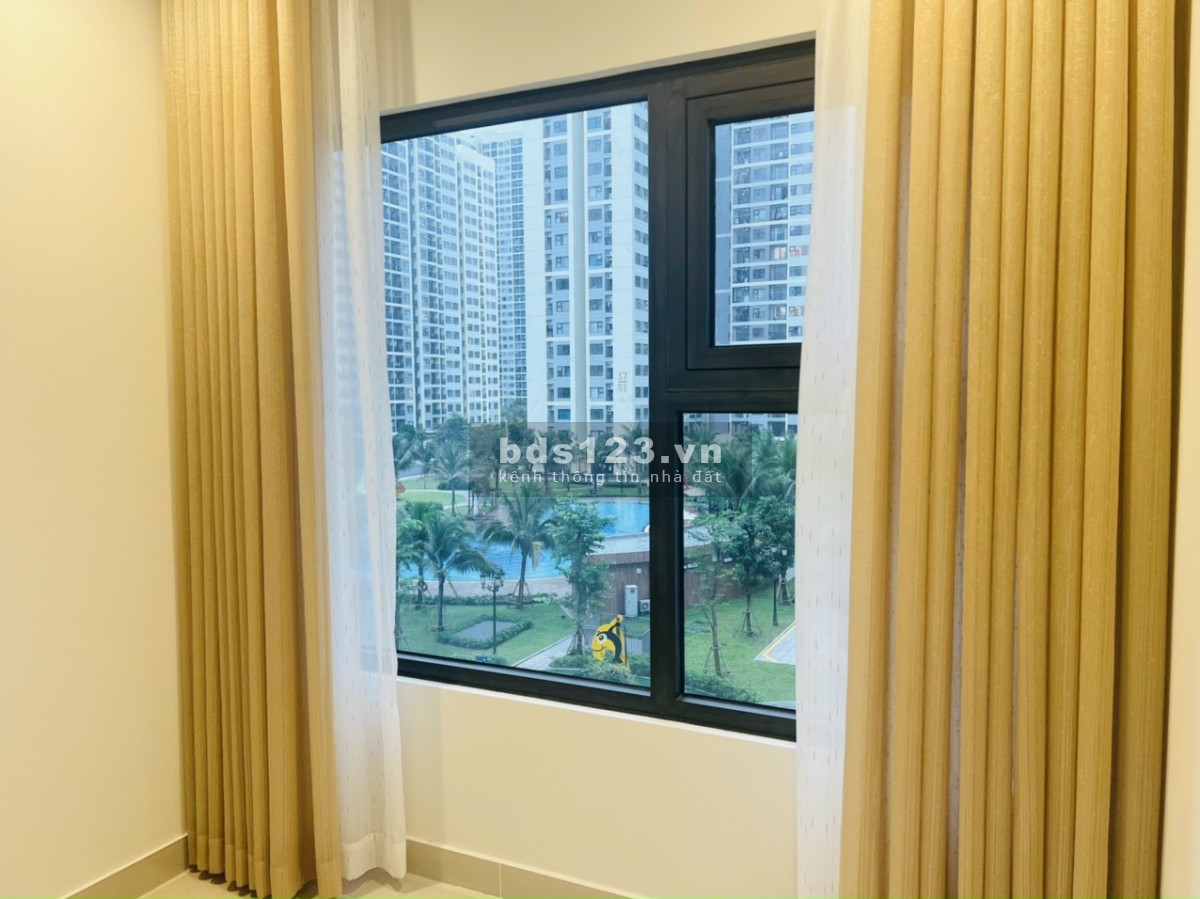 Cho thuê căn New Studio nội thất có rèm giá chỉ 4 triệu dự án Vinhomes Quận 9