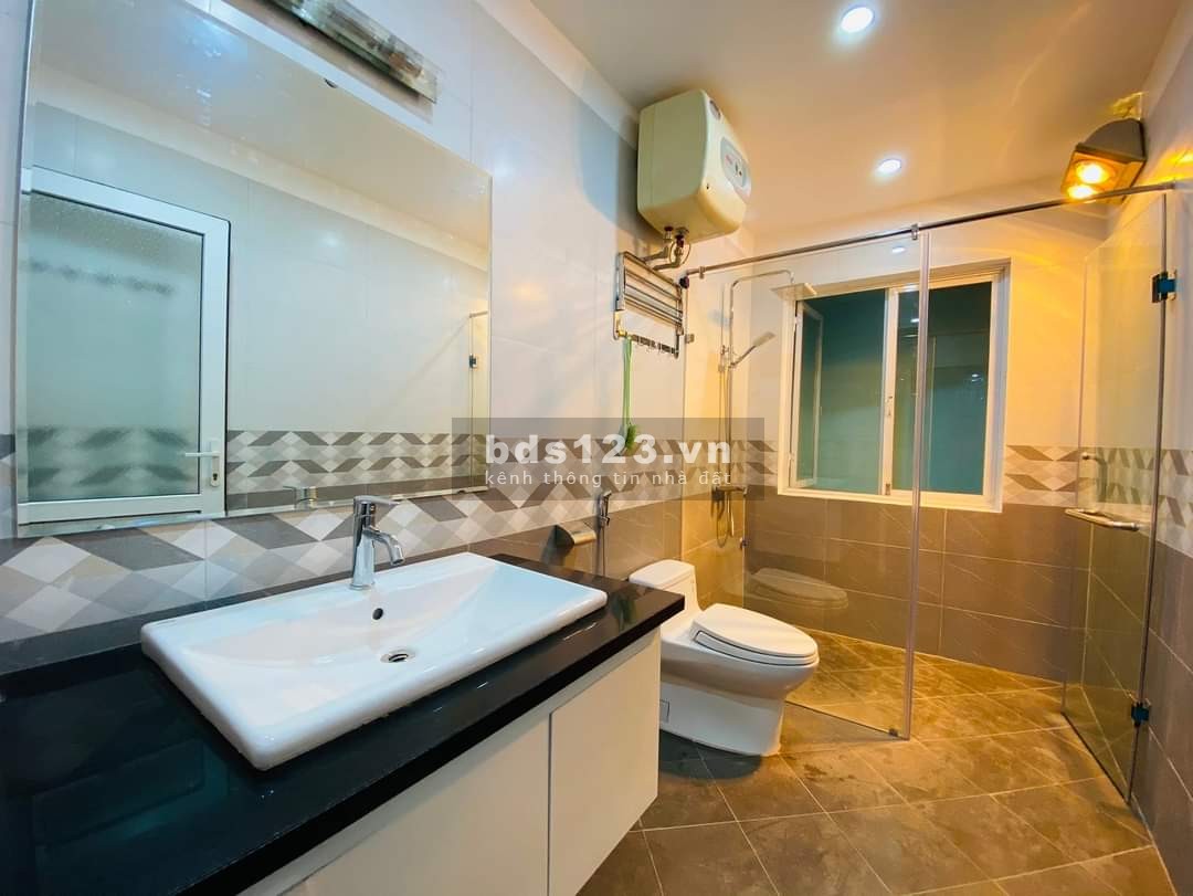 Nhà mới kính koong, KD văn phòng, Thang máy,mặt ngõ 1 Bùi Xương Trạch, DT 34m2*6 tầng, giá 5,95 tỷ