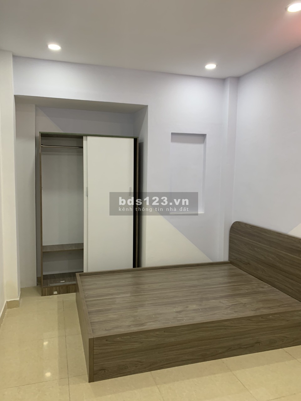 Tim bạn ở ghép 1-1 phòng đầy đủ nội thất nằm ngay trung tâm Quận 10