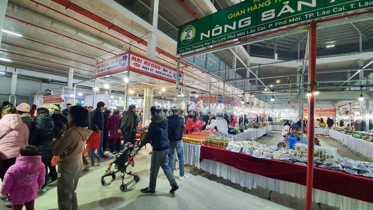 Bán gian hàng chợ du lịch Lào Cai, gần cửa khẩu với tiềm năng sinh lời tốt 150 triệu