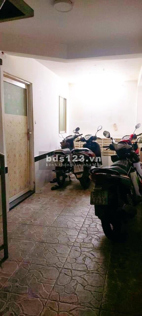 Bán nhà riêng CMT8, QUẬN 3, DT 38m², 3 gác tung tăng đang thu nhập 20 triệu giá 3 tỷ 6