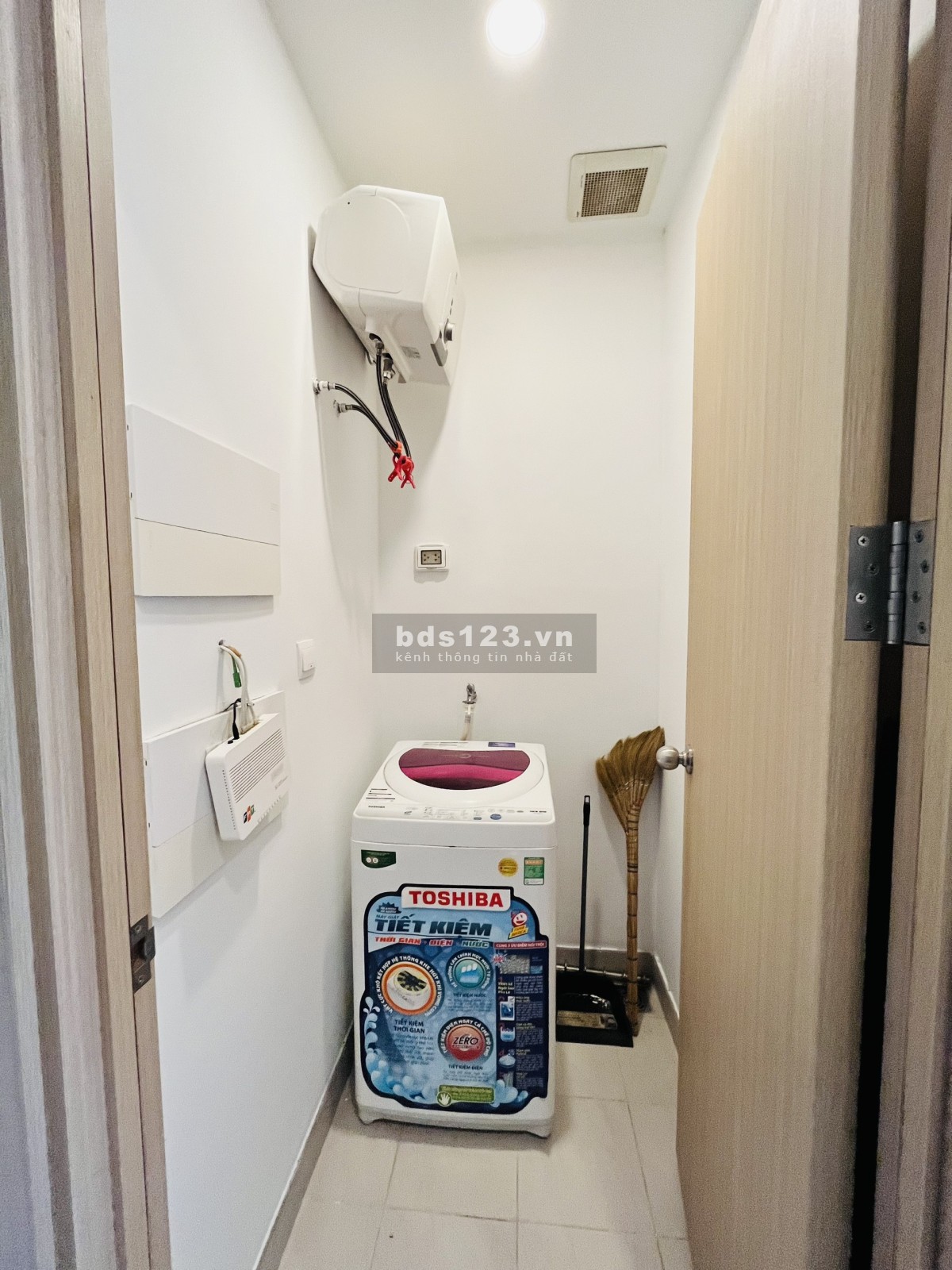 Cho thuê căn hộ 2 PN + 2 WC dự án The Prince, giá 23 triệu/tháng bao phí QL