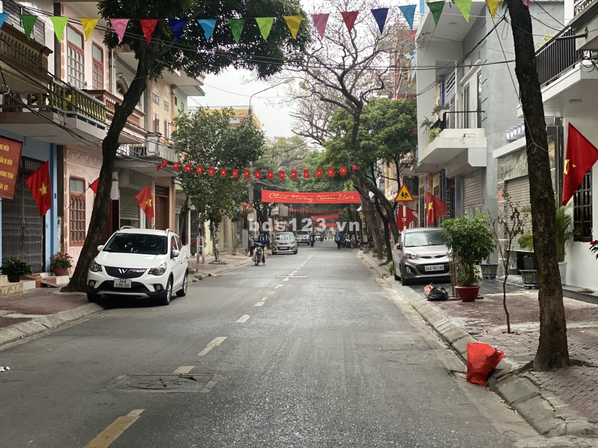 Chính chủ gửi bán lô đất vuông vắn đẹp phố Đặng Quốc Chinh - Tp Hải Dương .