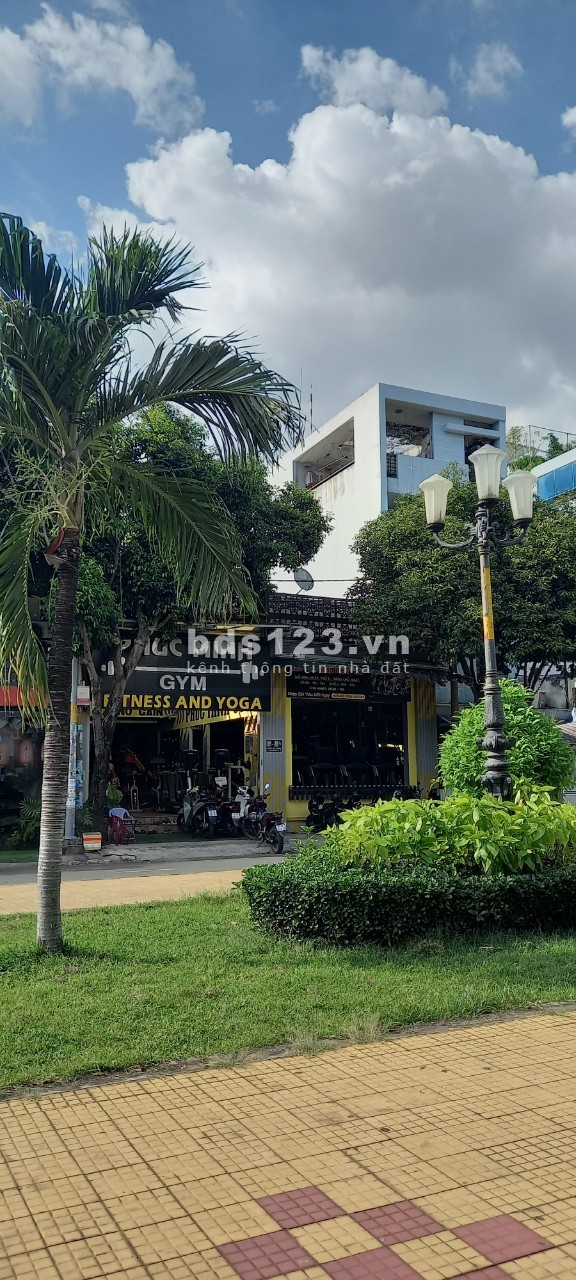 Bán nhà mặt tiền Phường Tân Sơn Nhì, vị trí cực kỳ đắc địa quận Tân Phú