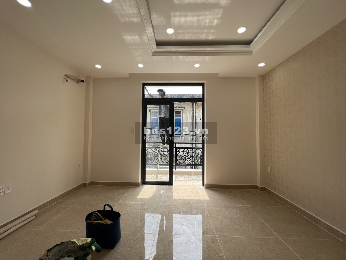 Bán nhà riêng mới xây 2023, gần Nhà thờ Fatima Thủ Đức, DT 68m², 4 PN + 4 WC, sân ô tô, SHR
