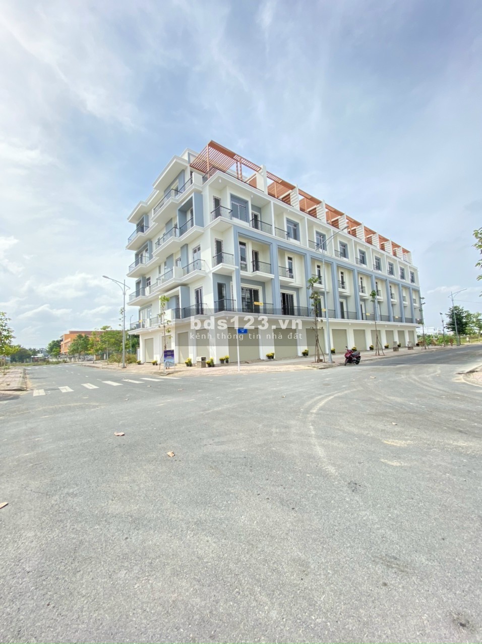 Bán nhà phố đường Võ Văn Kiệt, Trung Tâm Hành Chánh TP Vĩnh Long