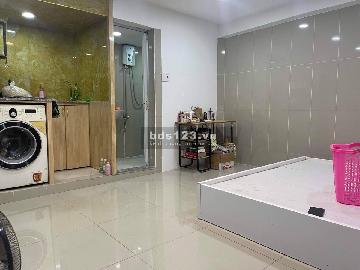 Cho thuê căn Studio Cao cấp, đầy đủ nội thất ngay gần sân bay, dọn vào ở ngay