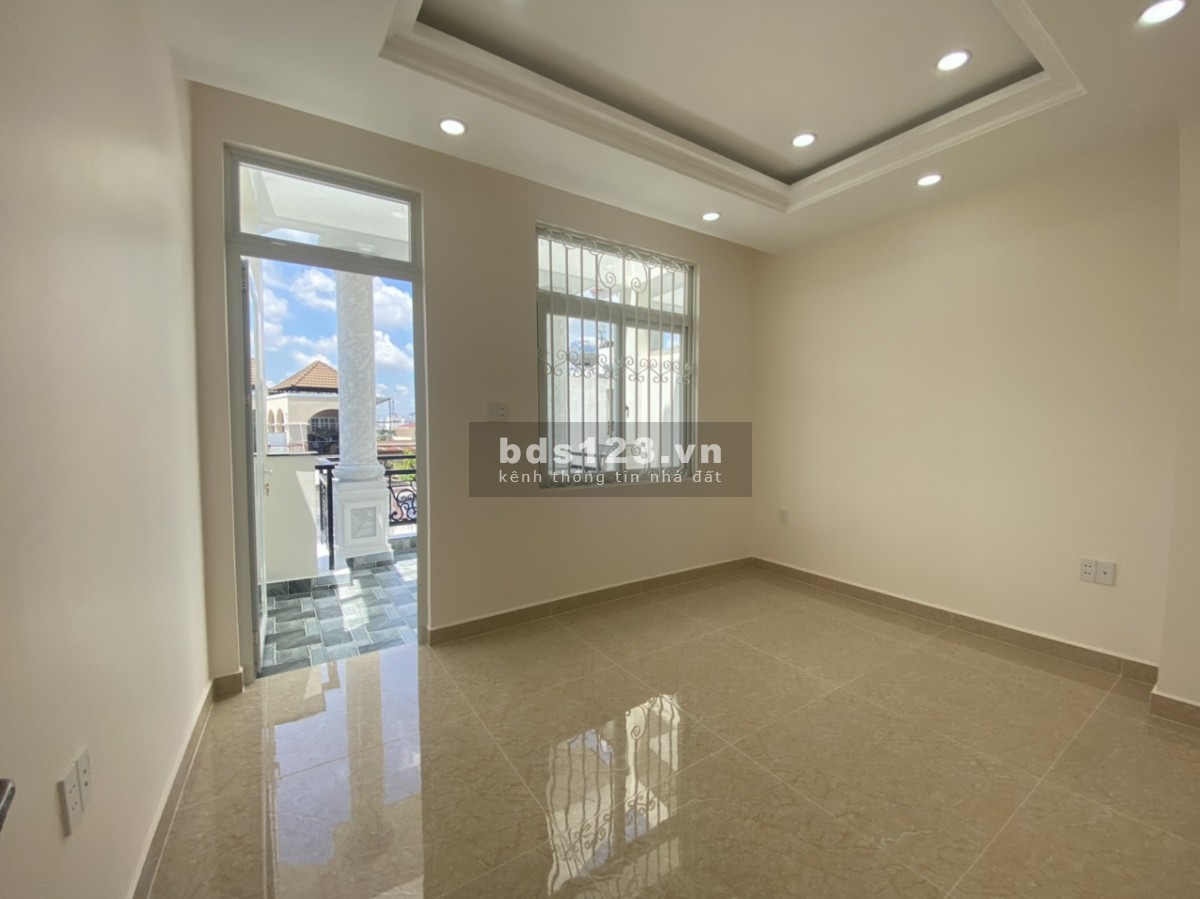 Bán nhà mặt tiền KD Chợ Bình Triệu, Hiệp Bình Chánh, DT 58,7m² có gara ô tô, SHR, Giá 8,8 tỷ