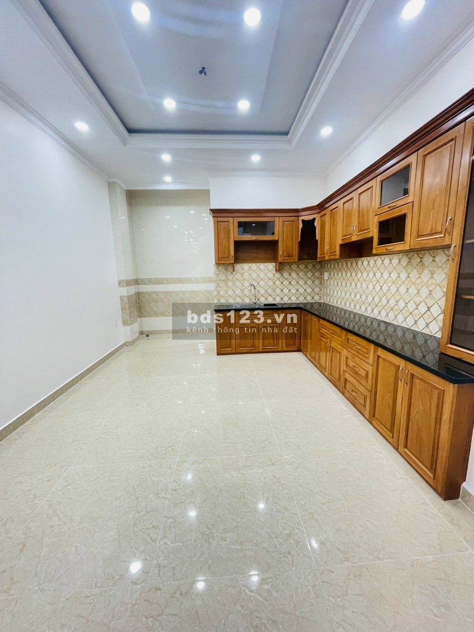 Bán nhà mặt tiền KD Chợ Bình Triệu, Hiệp Bình Chánh, DT 58,7m² có gara ô tô, SHR, Giá 8,8 tỷ