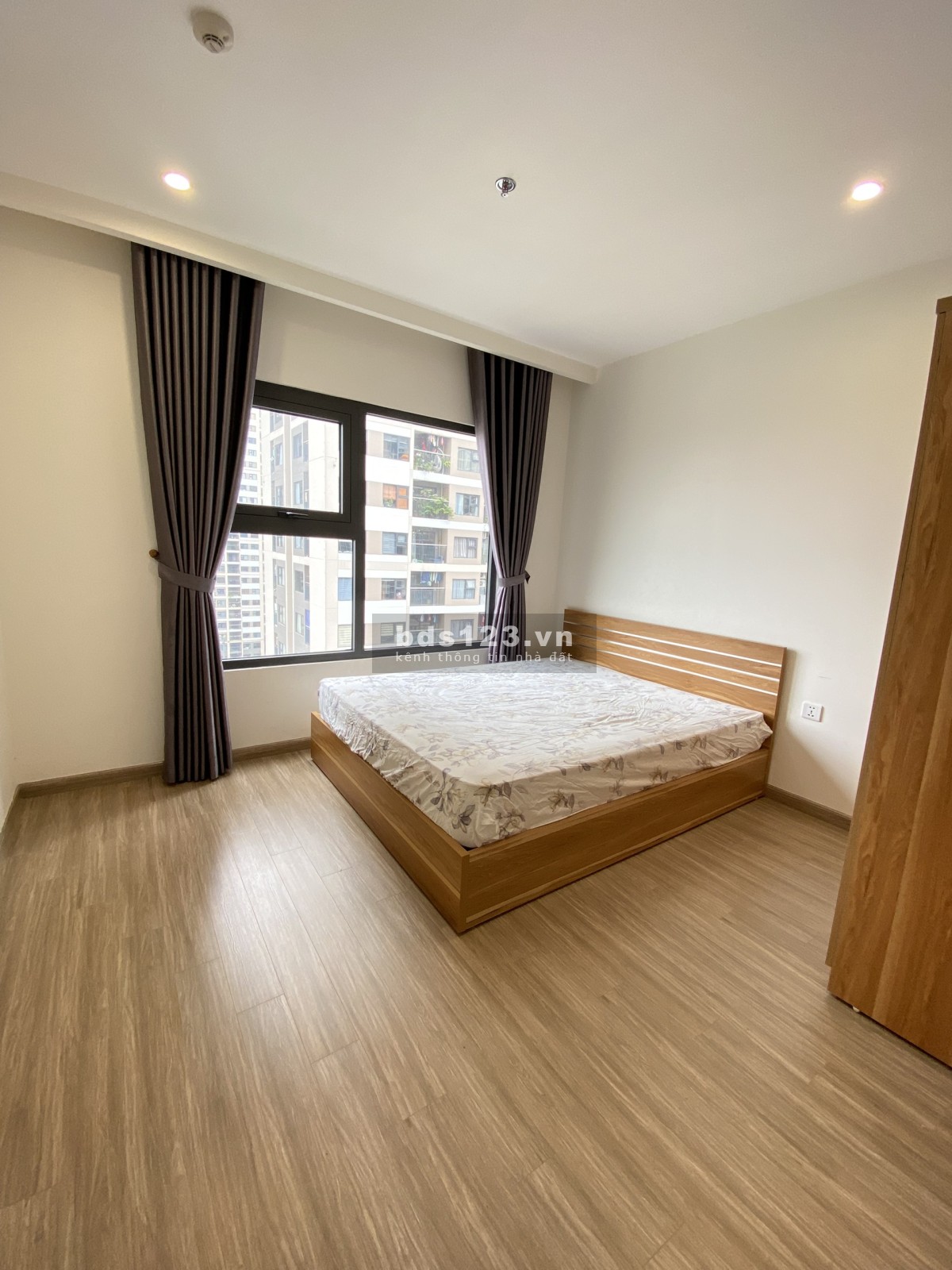 Cho thuê căn hộ 3 phòng ngủ, nội thất cơ bản, giá 12 tr/tháng, LH 0888516777