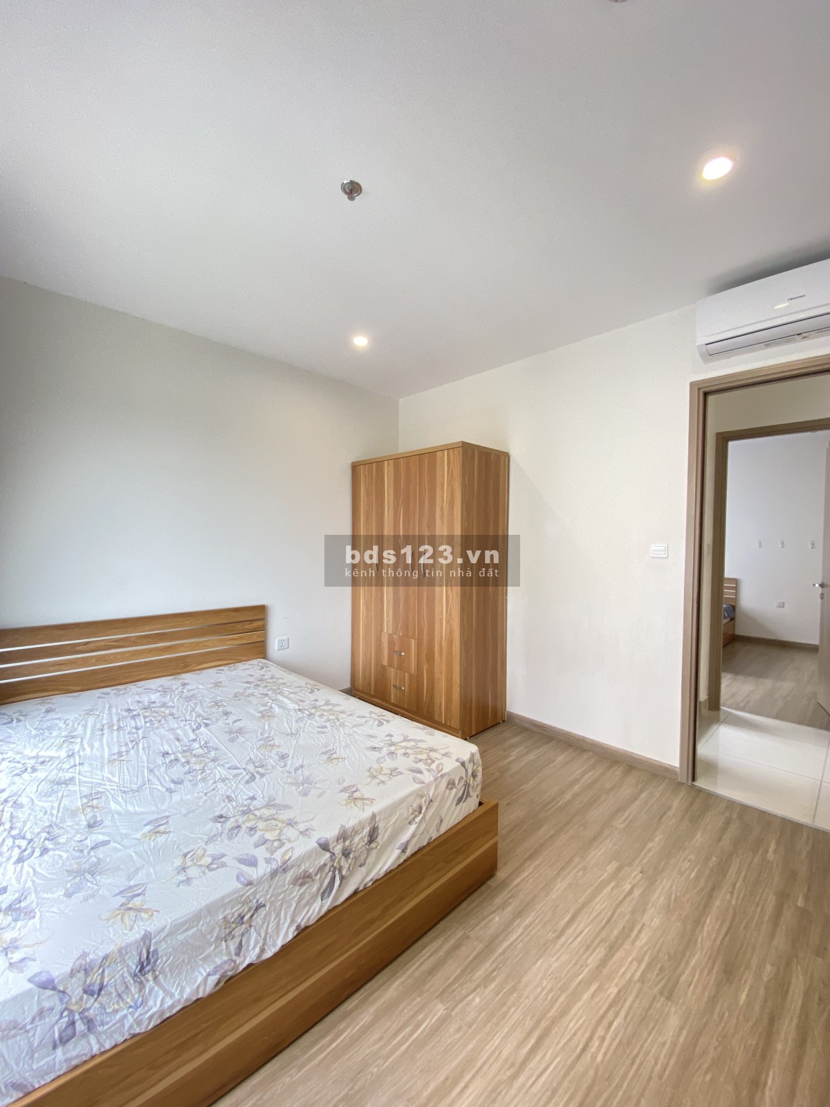 Cho thuê căn hộ 3 phòng ngủ, nội thất cơ bản, giá 12 tr/tháng, LH 0888516777