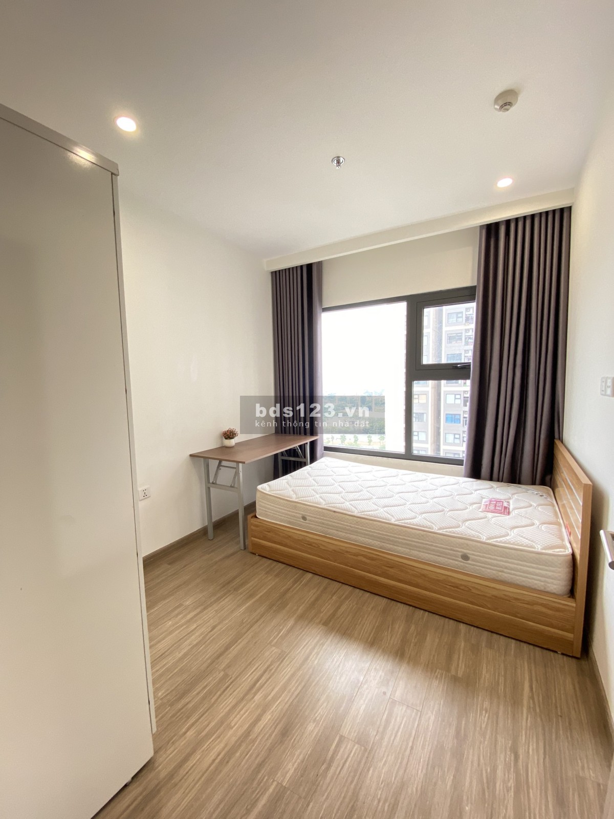 Cho thuê căn hộ 3 phòng ngủ, nội thất cơ bản, giá 12 tr/tháng, LH 0888516777