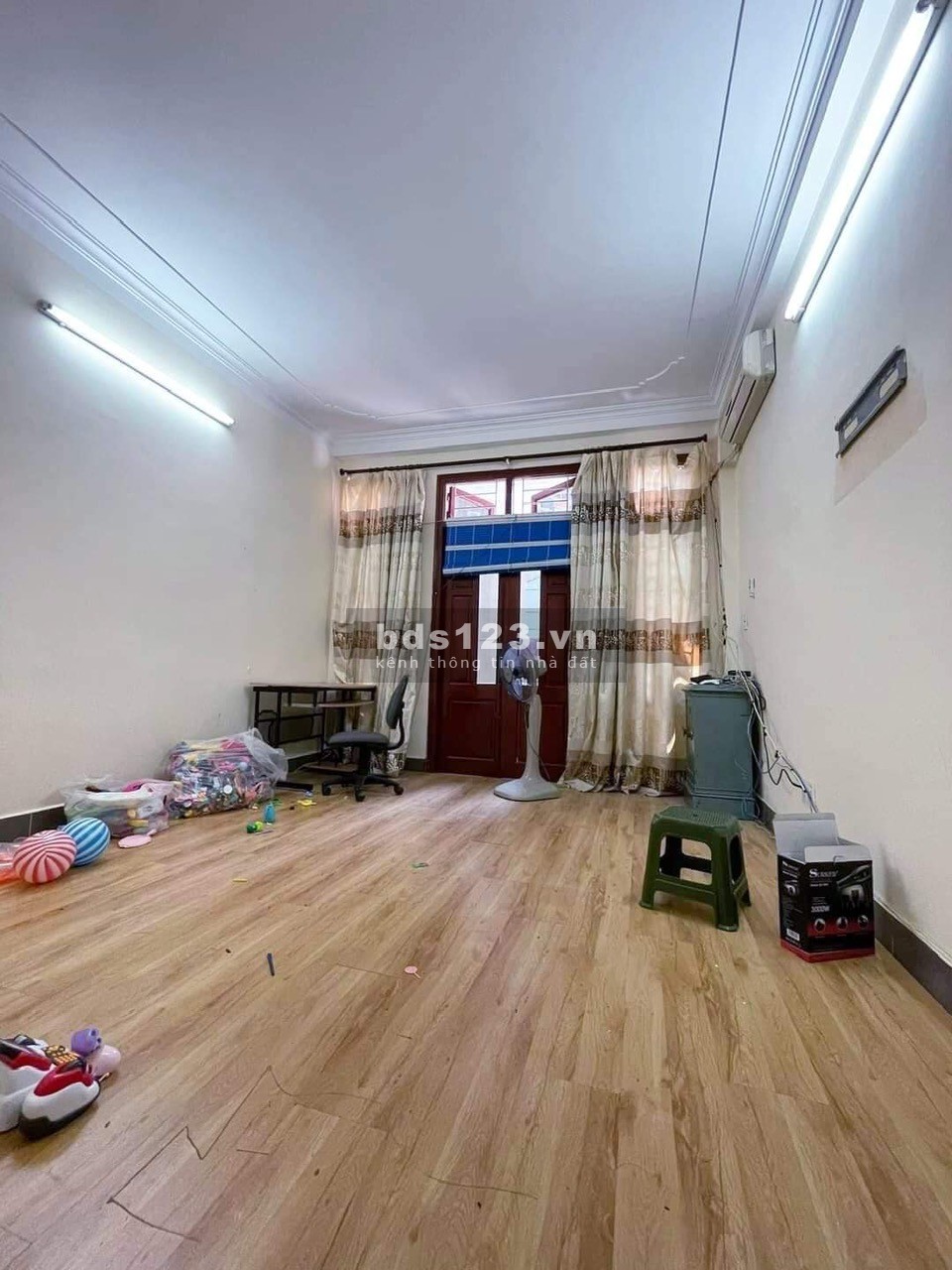 Bán nhà riêng Khương Hạ, ô tô đỗ cửa ngõ thông, DT 60m² x 6 Tầng, MT 4,5m, Giá 5,2 Tỷ đồng