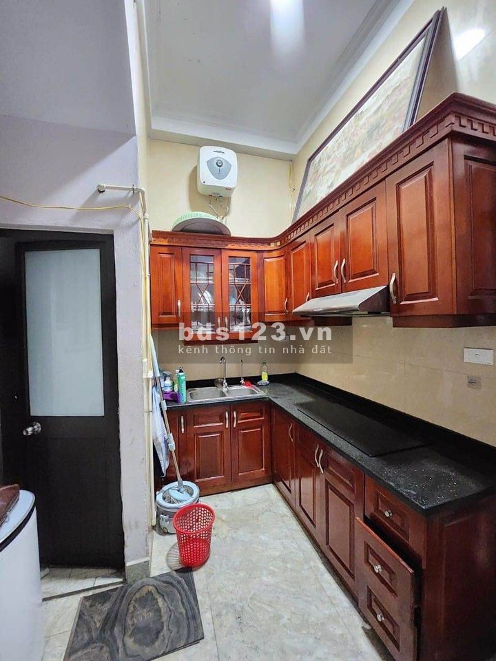 Bán nhà Cầu Giấy ô tô đỗ cửa lô góc ngõ thôn trung tâm Cầu Giấy, dt 52m2, giá 4.2 tỷ