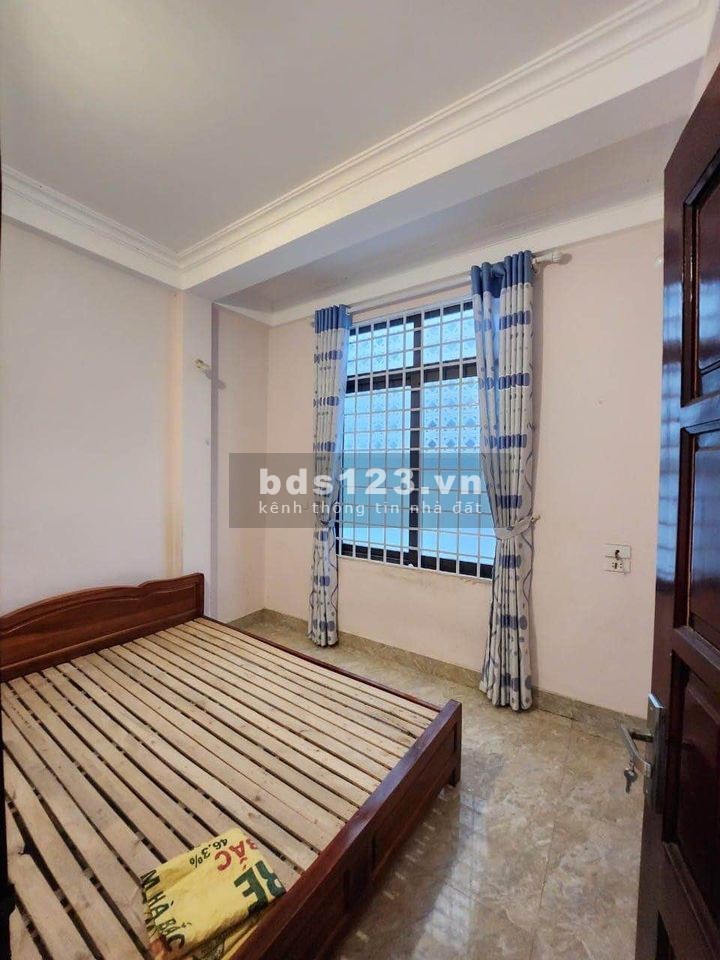 Bán nhà Cầu Giấy ô tô đỗ cửa lô góc ngõ thôn trung tâm Cầu Giấy, dt 52m2, giá 4.2 tỷ