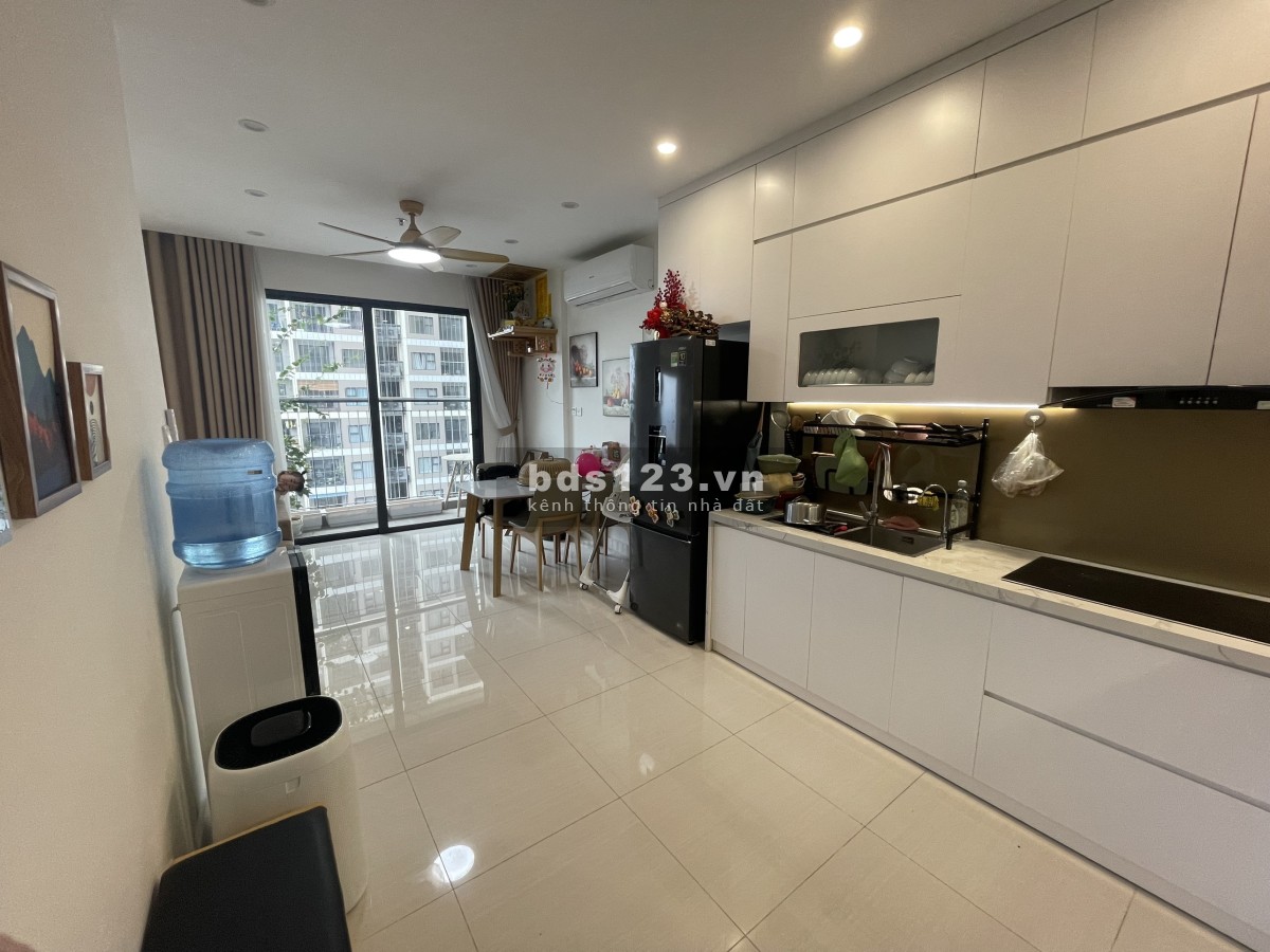 Bán căn hộ 2 phòng ngủ 1 đa năng, Full đồ xịn, 2.8 tỷ bao phí, Gần công viên 10.2ha