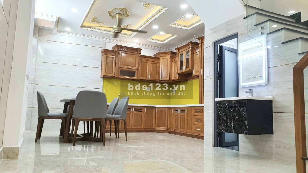 Bán nhà riêng 4 tầng, mặt tiền kinh doanh TP Thủ Đức ngay sát Vạn Phúc City, Cân Nhơn Hòa