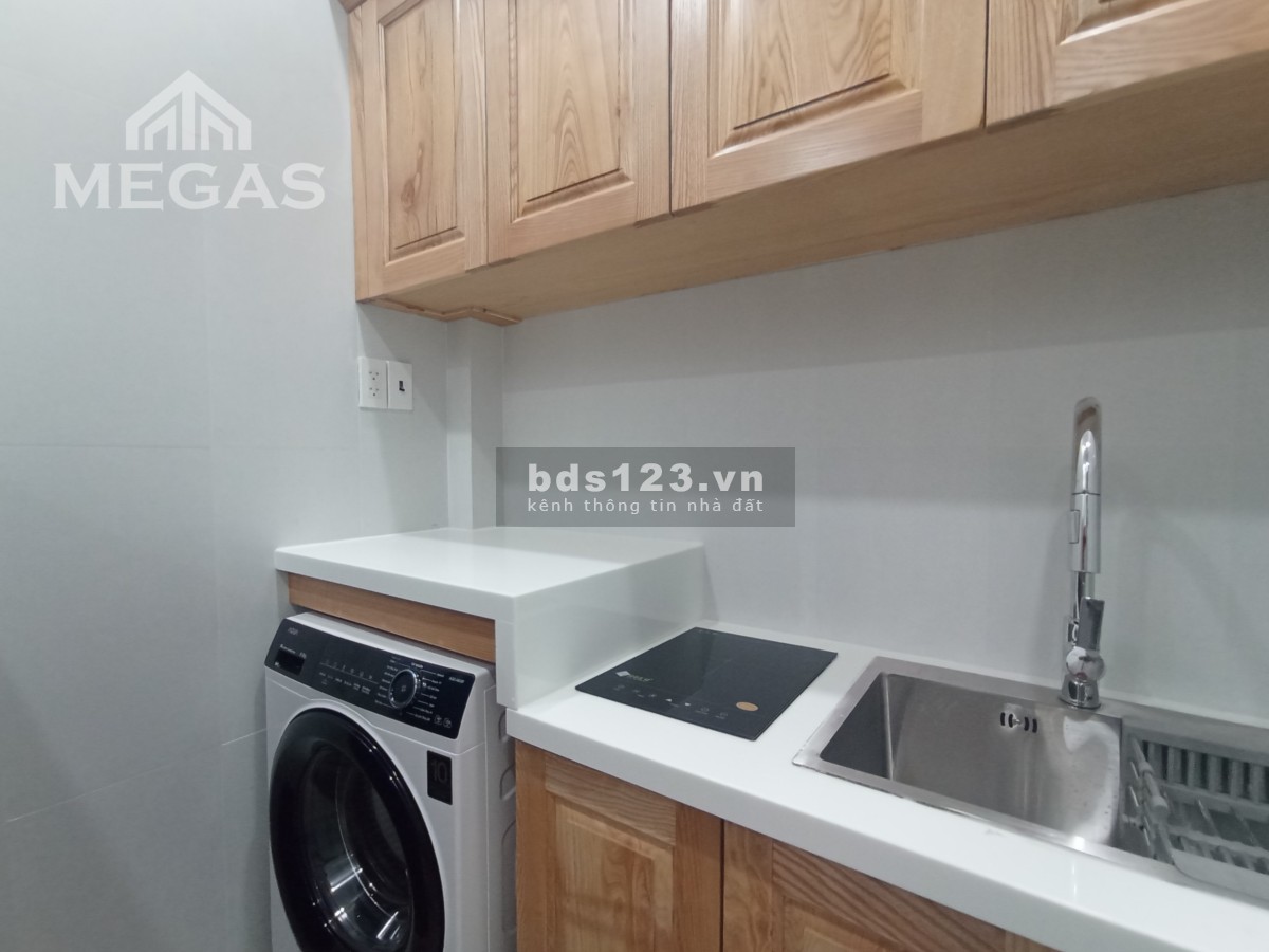Căn hộ giá rẻ full nội thất gần etown có cửa sổ, ban công
