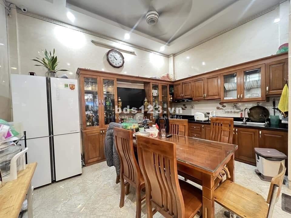 Bán nhà riêng Hai Bà Trưng, ô tô, KD, DT 45m2, 5T, MT 4,5m, Giá 8.3 Tỷ