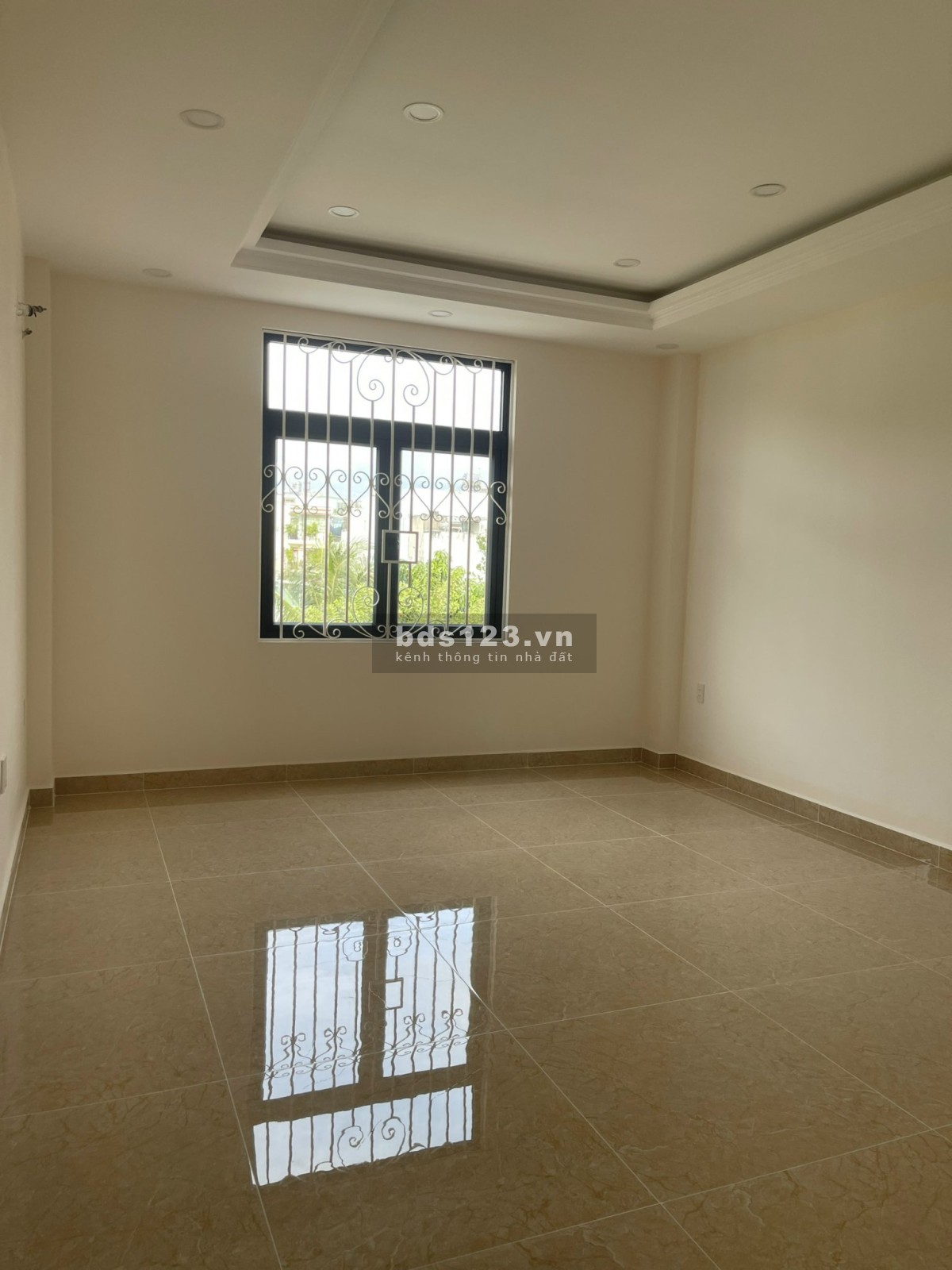 Nhà Mặt tiền Kinh doanh Ngay Phở Quỳnh Trâm- QL13. Sân ô tô 9m, có vỉa hè. DT 118m2, Giá 11,35 tỷ