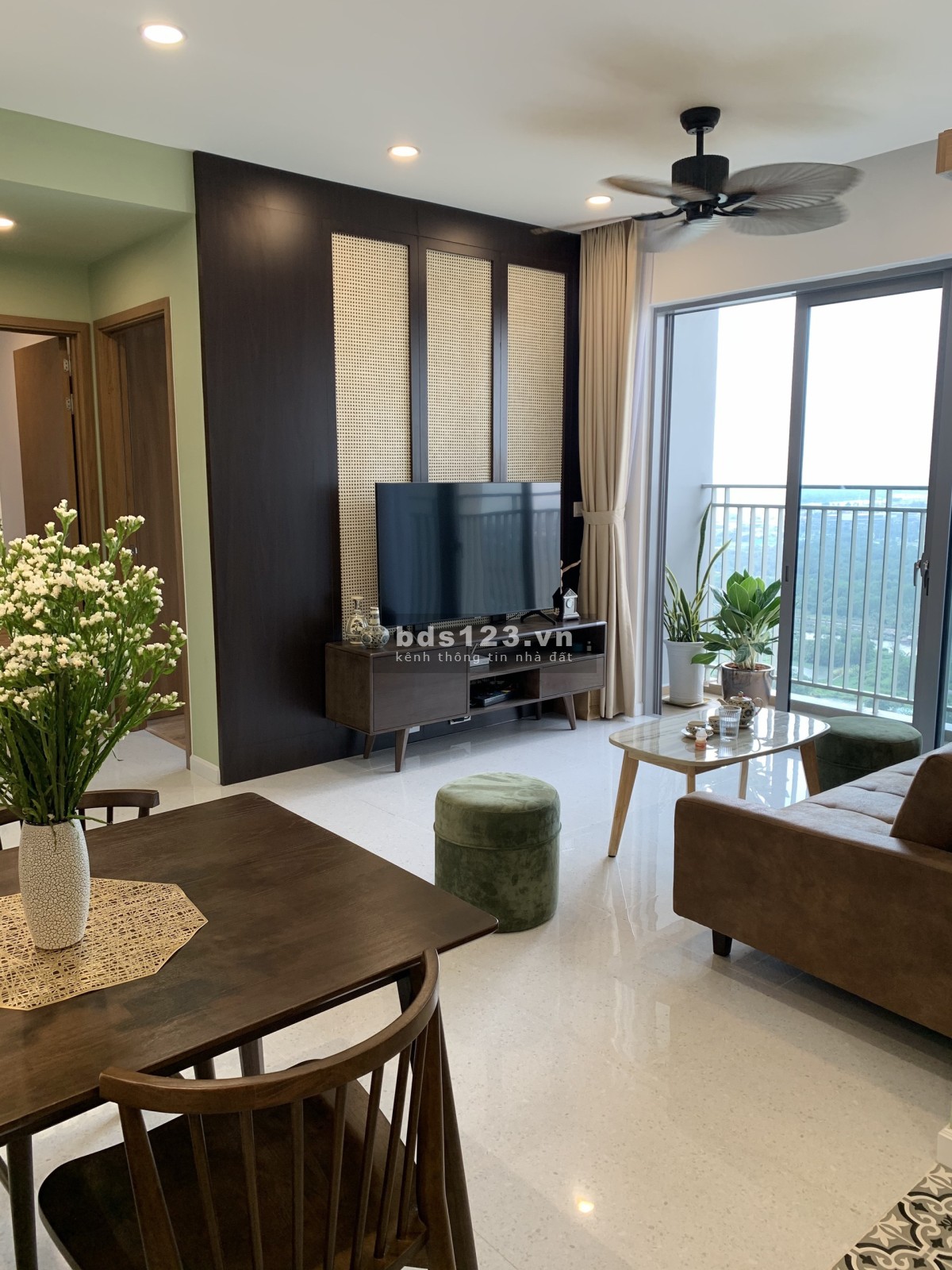 Nhà đẹp vậy thì cần gì đắn đo nữa ạ! Căn hộ Siêu Đẹp 2pn cho thuê tại Palm Heights. Lh 0902.0506.43