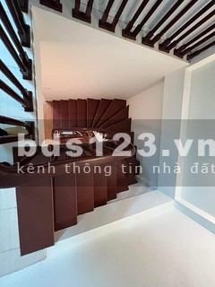 Nhà Núi Thành full nội thất, 3 tầng, dt 80m2, 4 tỷ lh 0332807587