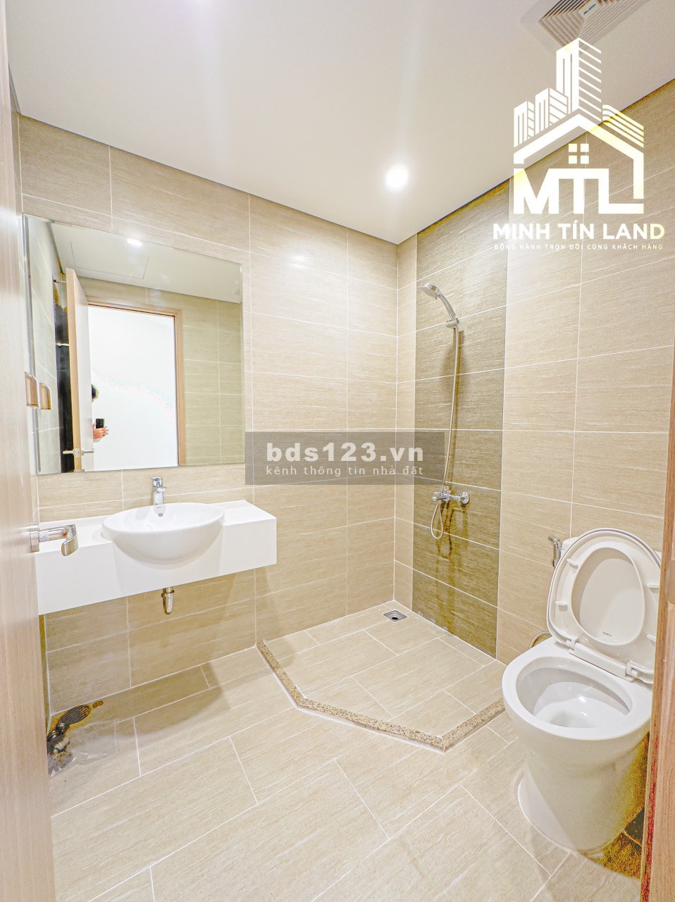 Cho thuê căn hộ mới 2pn 2wc VInhomes Quận 9, chỉ 5 triệu/tháng