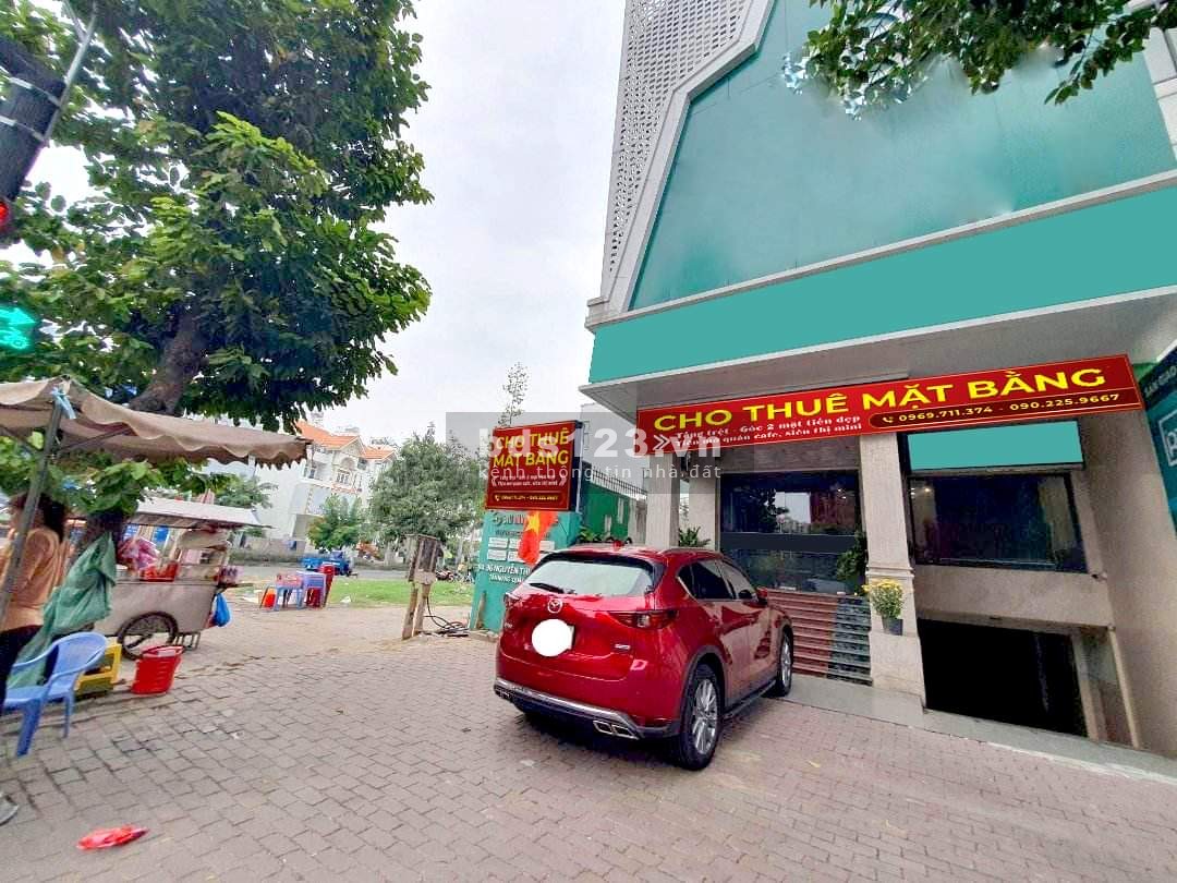 Mặt bằng cho thuê ngã tư Nguyễn Thị Thập, khu vực xầm uất nhất Quận 7