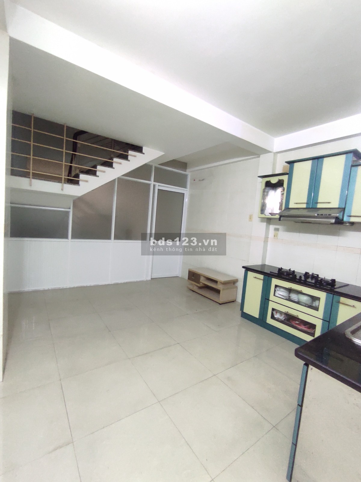Chính chủ cho thuê phòng Trệt bếp lớn kèm phòng riêng sân phơi riêng sát chợ Kiêm Biên Quận 5