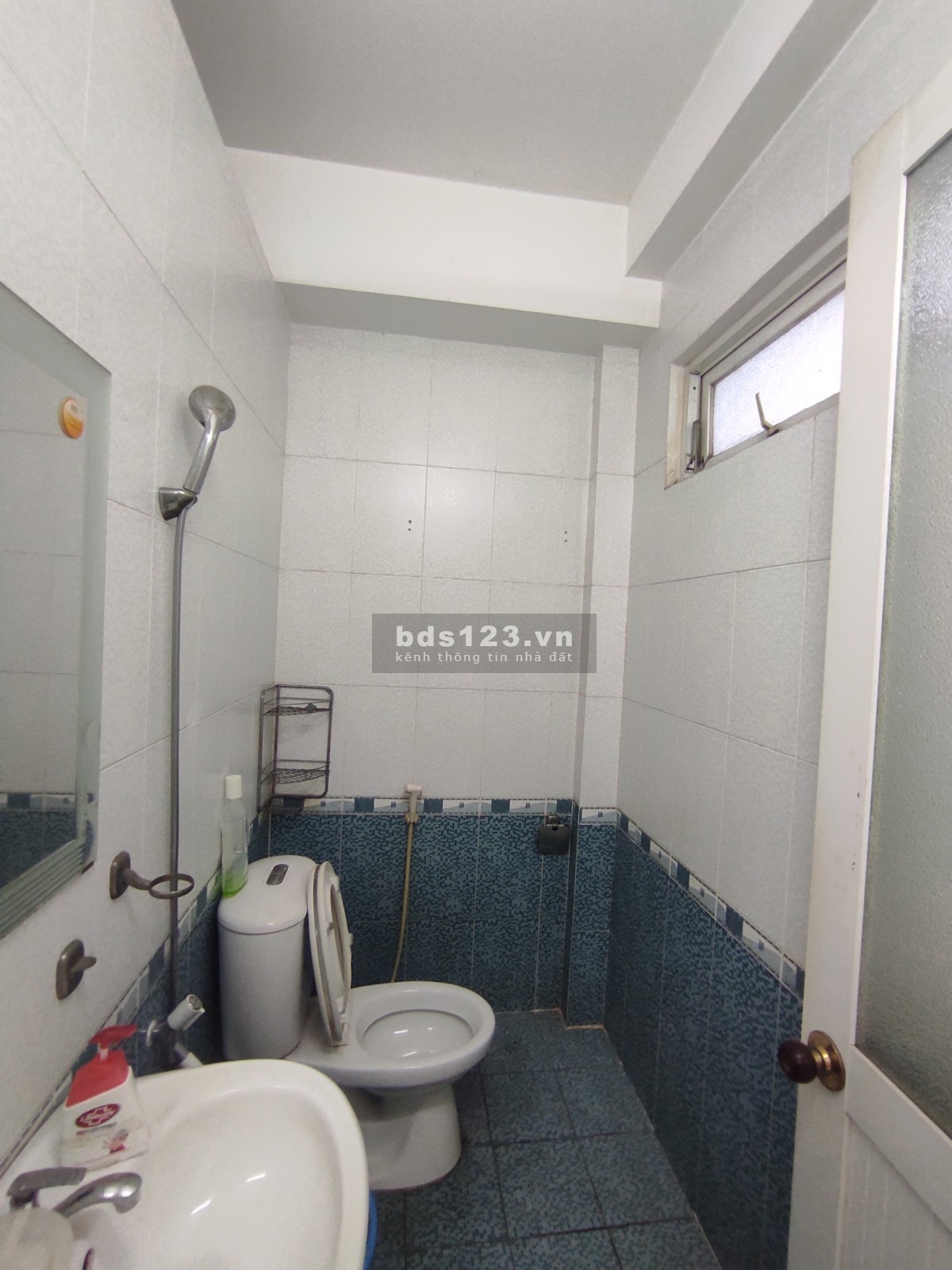 Chính chủ cho thuê phòng Trệt bếp lớn kèm phòng riêng sân phơi riêng sát chợ Kiêm Biên Quận 5
