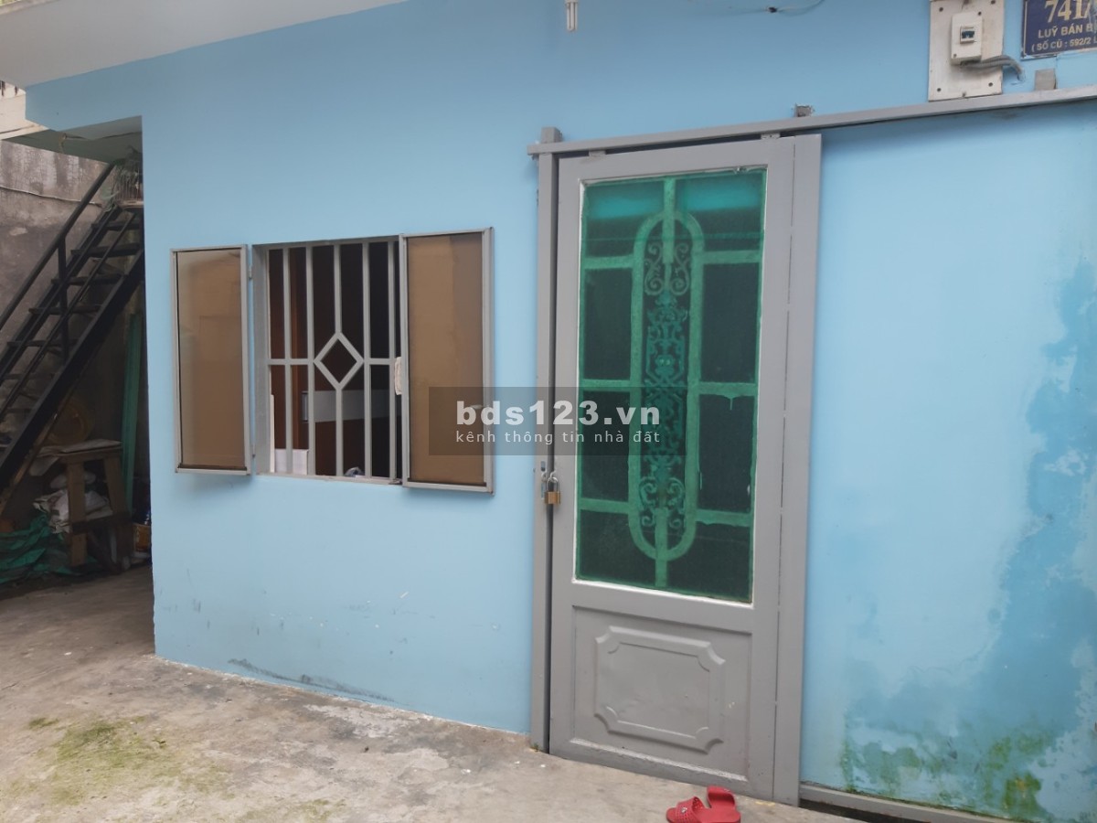 Cho thuê phòng trọ Quận Tân phú chỉ trên 2tr, giá siêu rẻ.