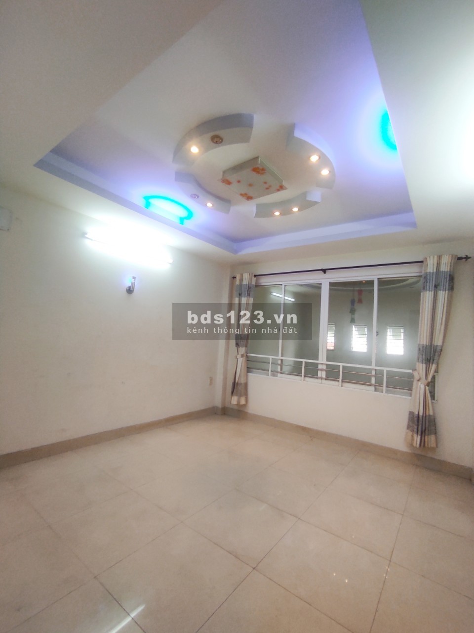Chính chủ cho thuê phòng Trệt bếp lớn kèm phòng riêng sân phơi riêng sát chợ Kiêm Biên Quận 5