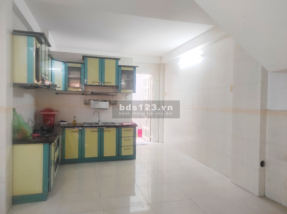 Chính chủ cho thuê phòng Trệt bếp lớn kèm phòng riêng sân phơi riêng sát chợ Kiêm Biên Quận 5