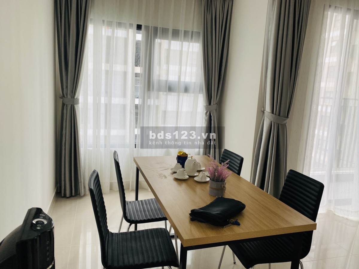 Bán nhanh căn hộ 2PN+1(2WC) VHOCP cắt lỗ 500 triệu - Giá 1,82 tỷ Tầng Trung, View Ngoại cảnh FULL NT