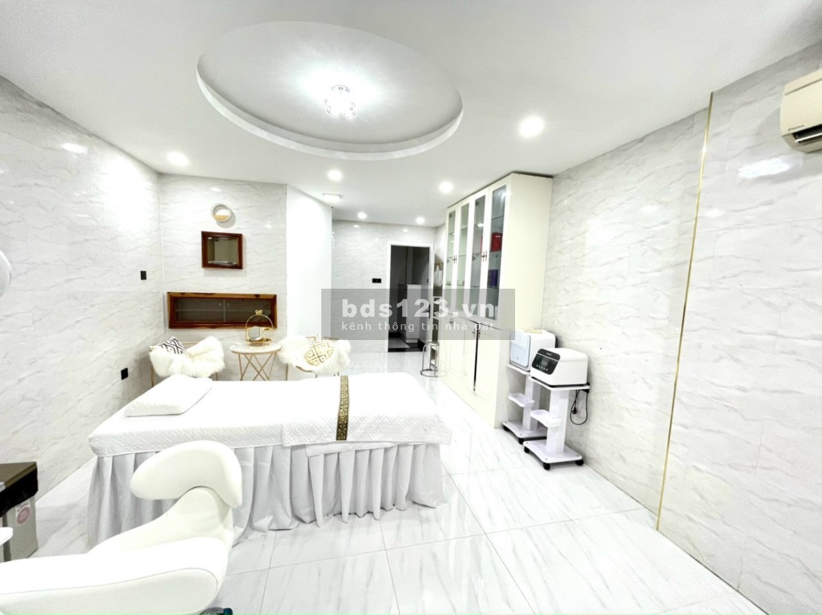 Cho thuê nhà mặt tiền Nguyễn Đình Chiểu - P1 - Quận 3. ( đường 2 chiều )