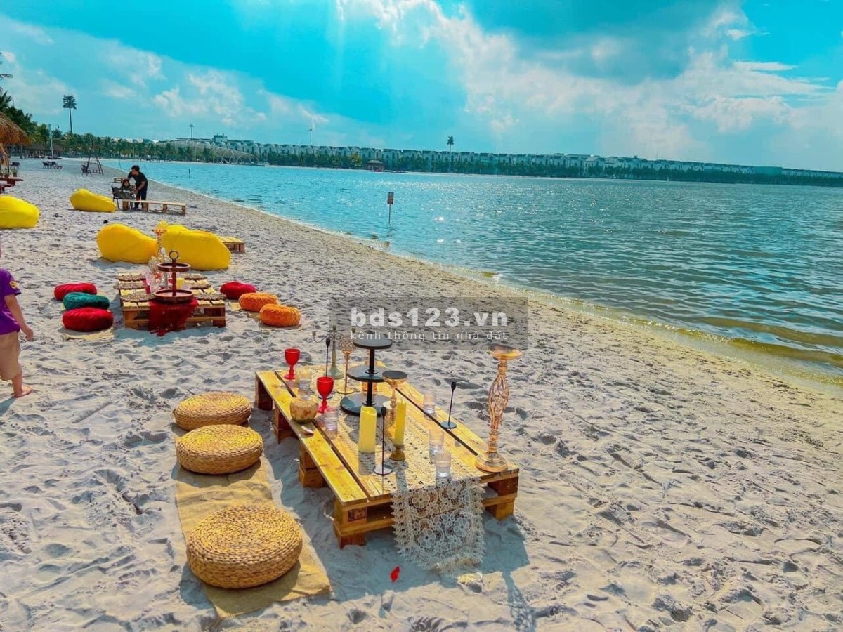 Bán căn hộ cao cấp 2PN1VS, 60M2 FULL NỘI THẤT chỉ 2.4 tỷ tại Vinhome Ocean Park Gia Lâm