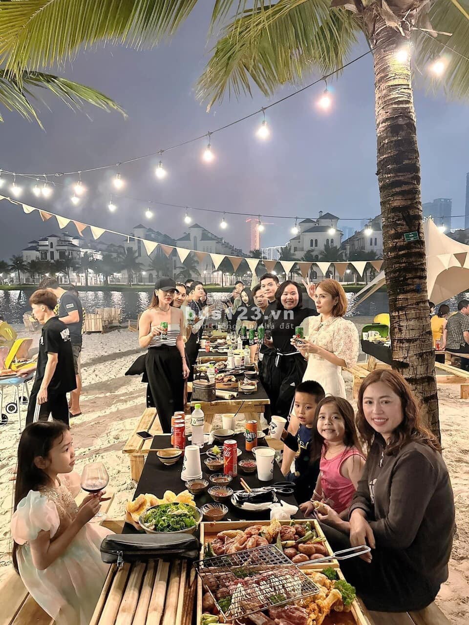 Bán căn hộ cao cấp 2PN1VS, 60M2 FULL NỘI THẤT chỉ 2.4 tỷ tại Vinhome Ocean Park Gia Lâm