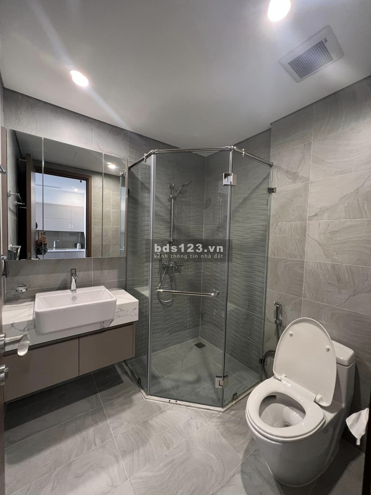 Duy nhất 1 căn hộ CAO CẤP hướng Đông Nam, 1PN(+1), 47m2, Full Nội Thất chỉ 1.2 tỷ tại Vinhomes OCP