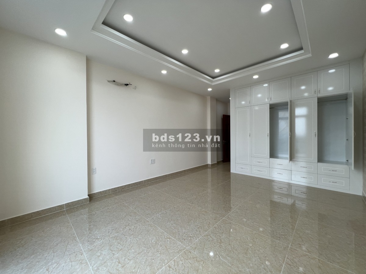 Bán nhà mặt tiền kinh doanh Gò Dưa, đúc 5 Tầng có thang máy. DTS 320m2, 8 PN + 9 WC. Sổ hồng