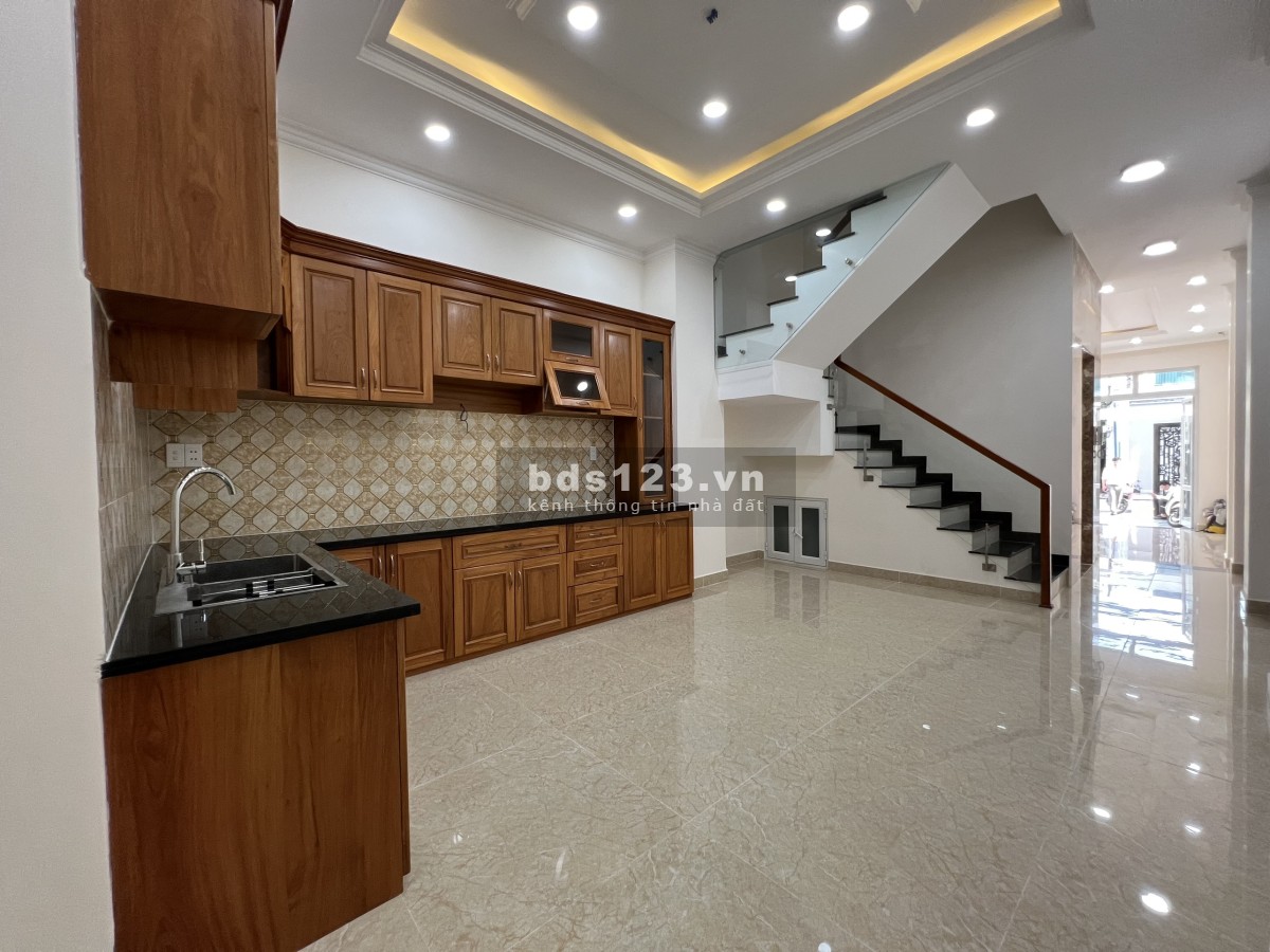 Bán nhà mặt tiền kinh doanh Gò Dưa, đúc 5 Tầng có thang máy. DTS 320m2, 8 PN + 9 WC. Sổ hồng