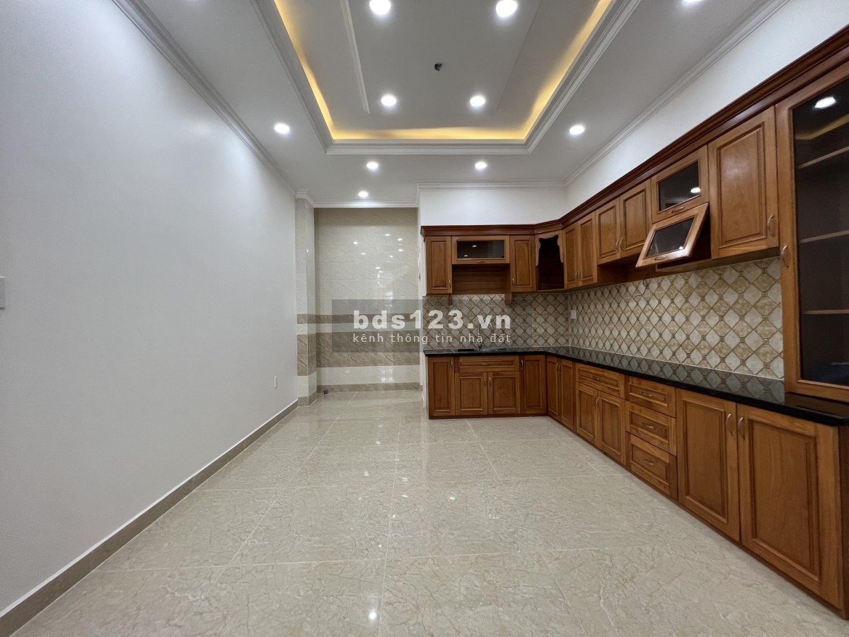 Bán nhà mặt tiền kinh doanh Gò Dưa, đúc 5 Tầng có thang máy. DTS 320m2, 8 PN + 9 WC. Sổ hồng