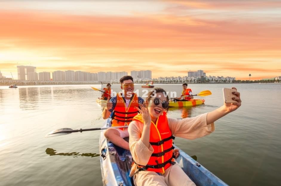 Do không có nhu cầu ở lên em bán căn 2PN, 1VS Full đồ giá 1.55tỷ Vinhomes Ocean Park LH: 0977484841