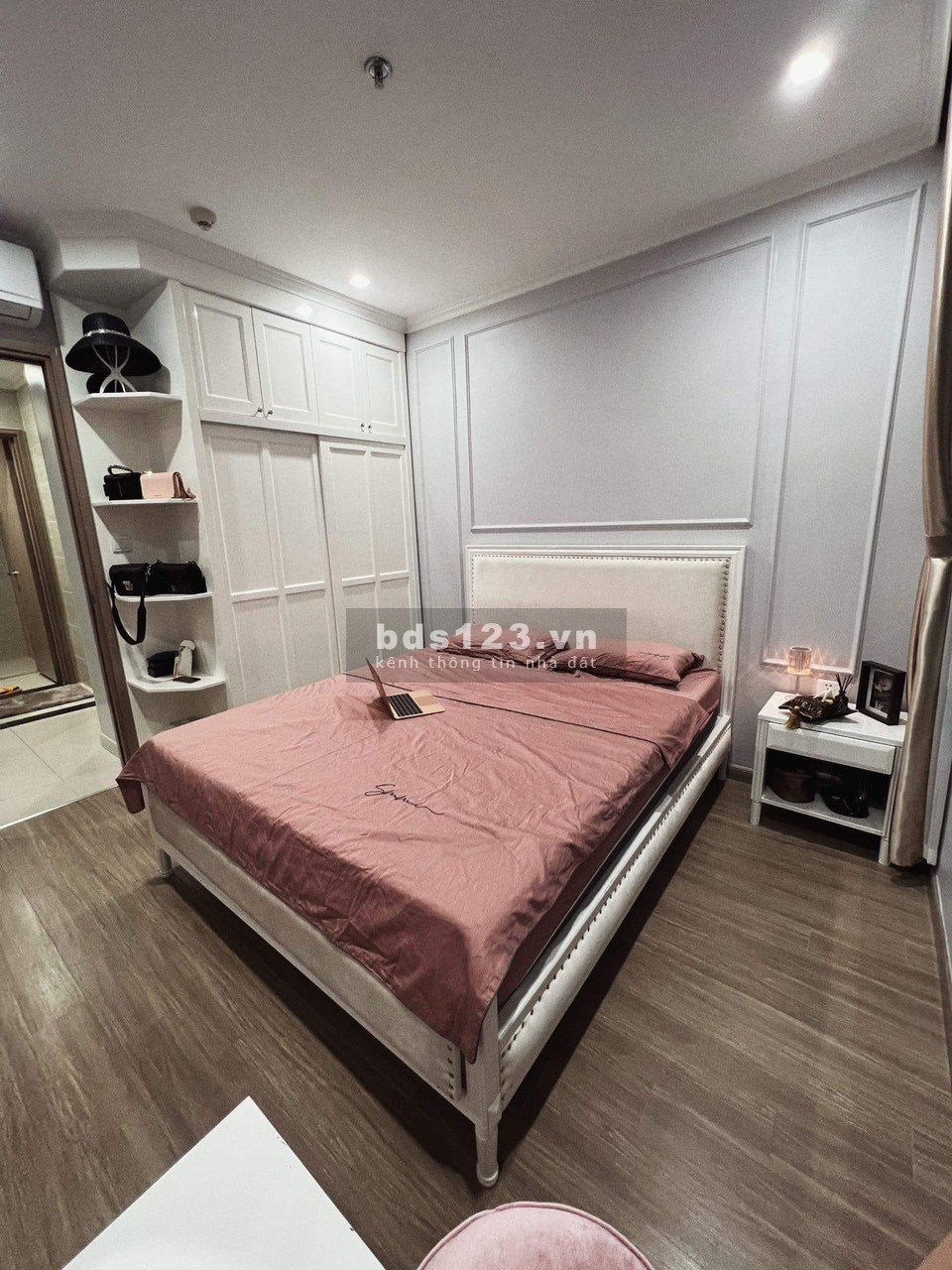 Rẻ nhất Vinhomes Gia Lâm căn 3pn, dt 80m2, căn góc chỉ 2.28 tỷ, full đồ view hoa hậu, lh 0987767788